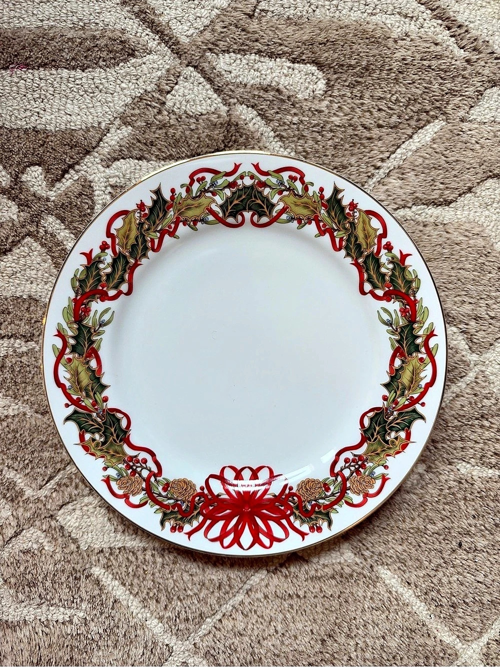Andrea by Sadek Christmas Garden Plate 10.5” Made in Japan Holiday Wreath Great